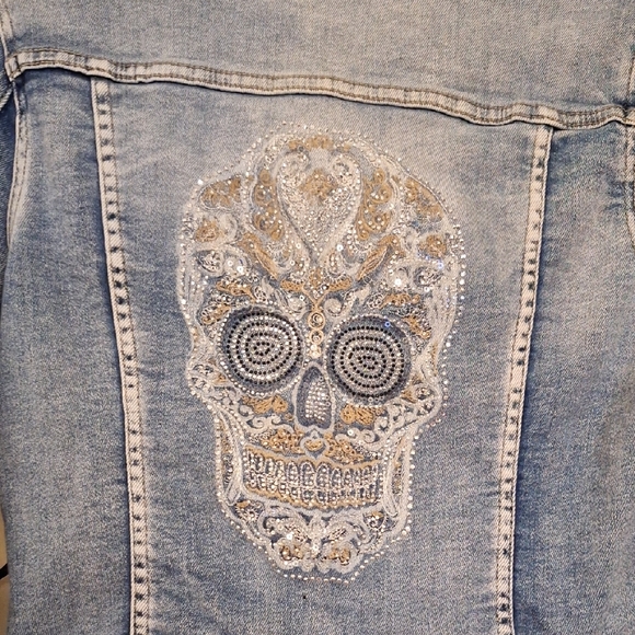 Edgy Denim Jacket with Skull Design On back. NWT Size Small - Picture 8 of 10